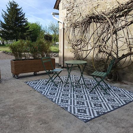 Au Domaine Du Bois Joubert Bed & Breakfast Luzillé Exterior foto